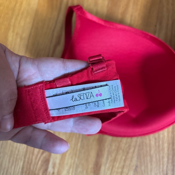 π¨3X$30π¨ La SENZA Red and Silver Embellished Bra - Picture 6 of 8
